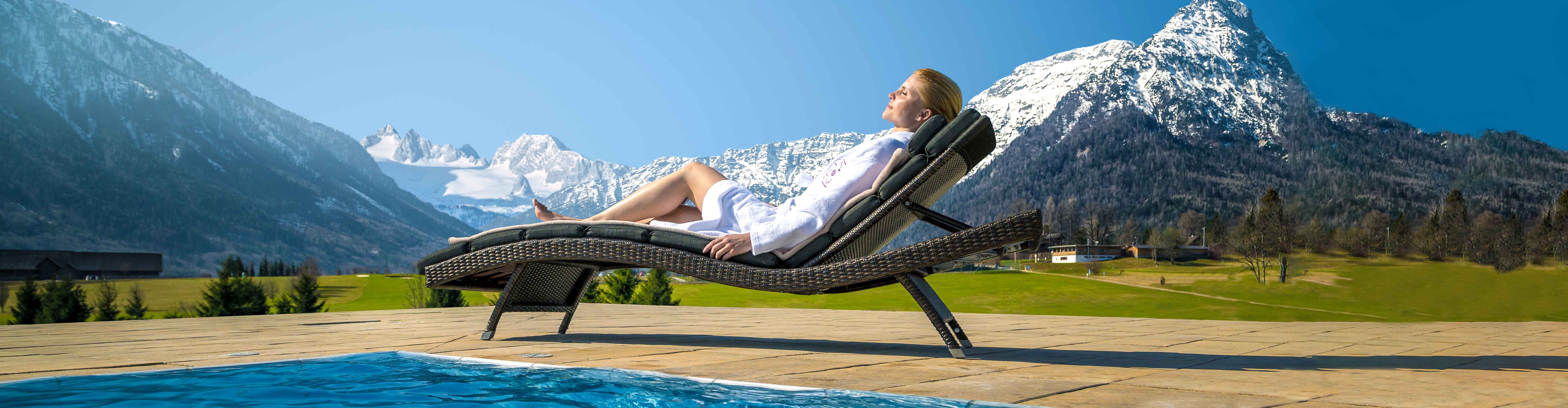 Aussenbecken Frau Liege T Header Content